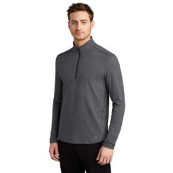 OGIO® ENDURANCE Long Sleeve Force 1/4 Zip Pullover -Carhartt Shop OGOE341@3